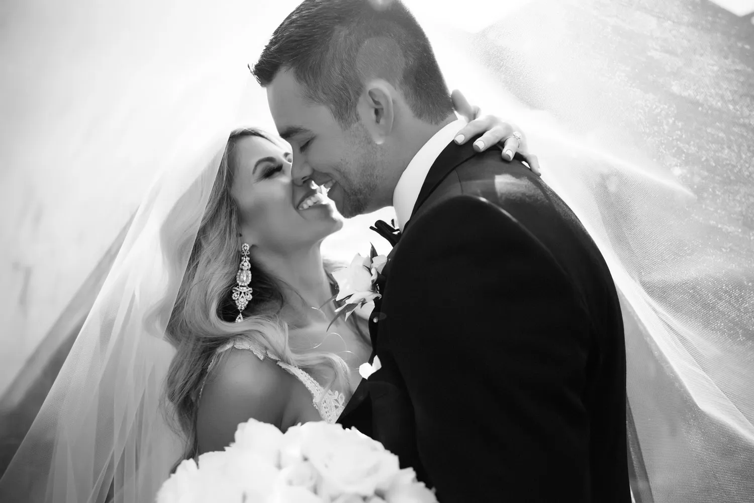 napa wedding couple first kiss