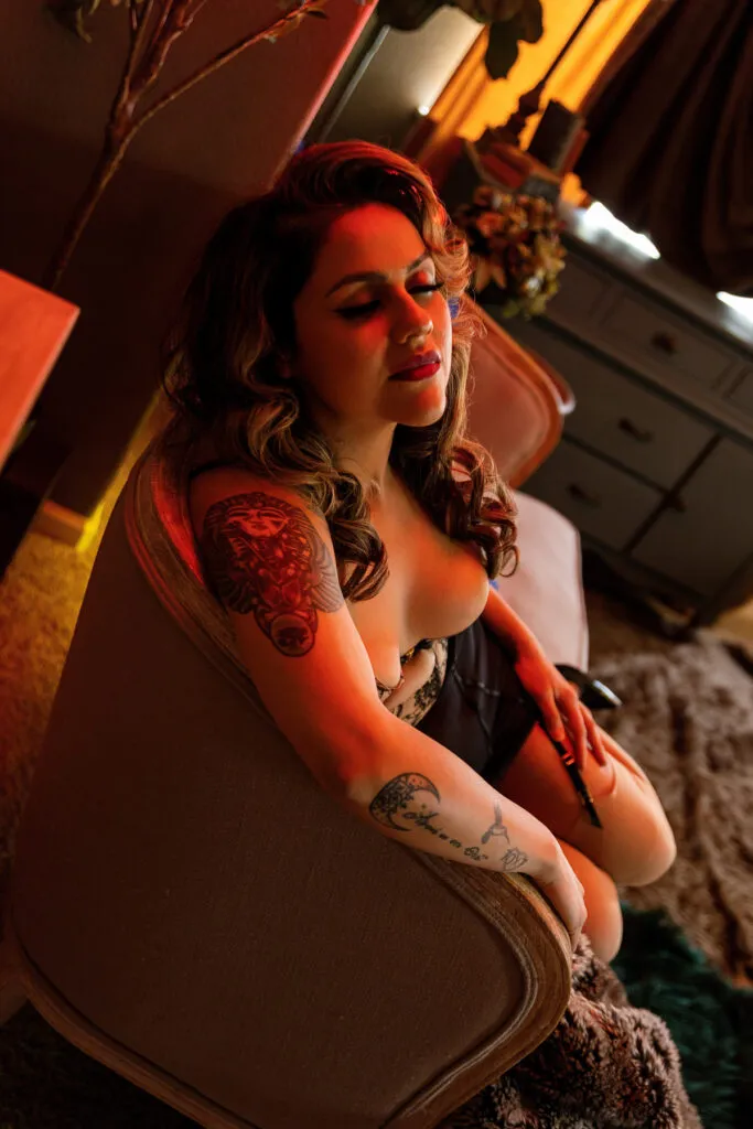boudoir photos posed on couch