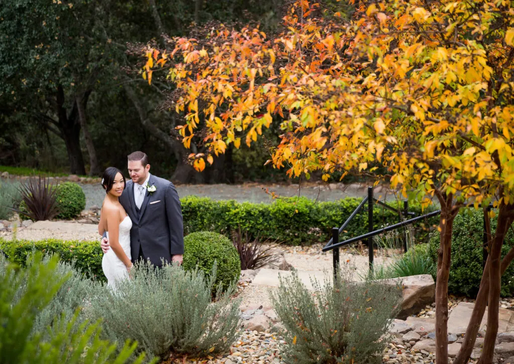 couple in auberge garden